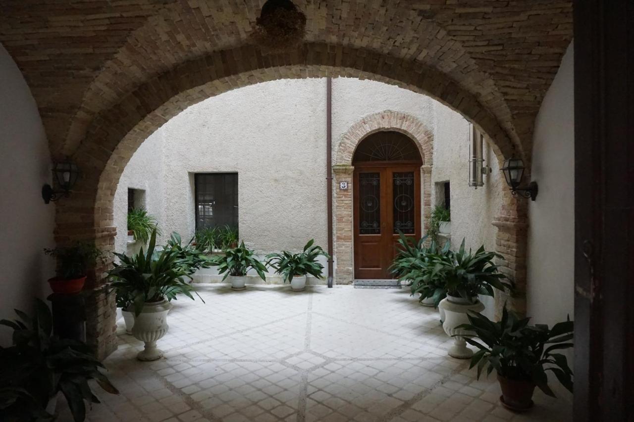 Palazzo De Fabritiis Bed & Breakfast Rosciano  Ngoại thất bức ảnh